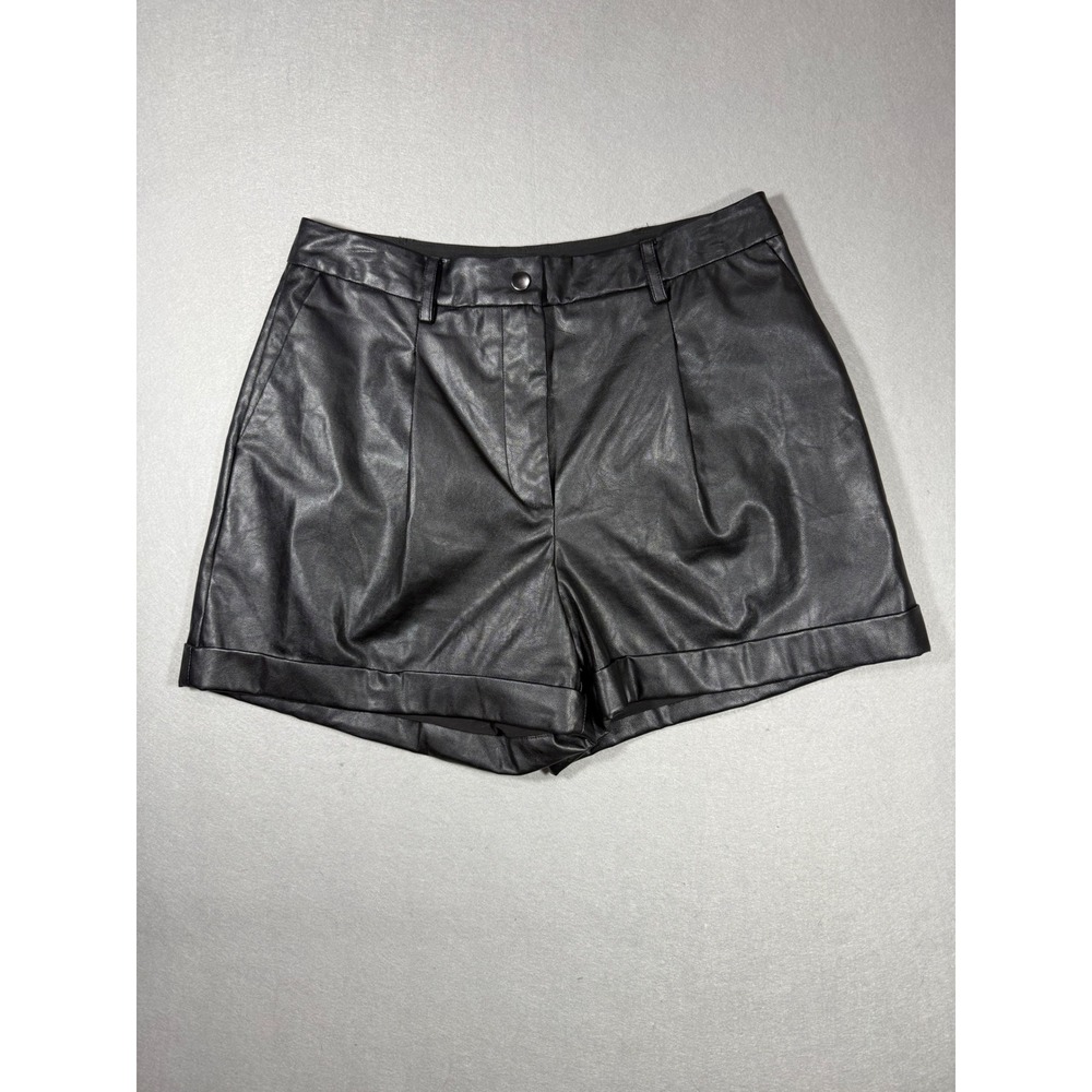 BCBGMAXAZRIA Whimsigoth Black Moto Faux Leather Pleated Cuffed Shorts Sz 8
